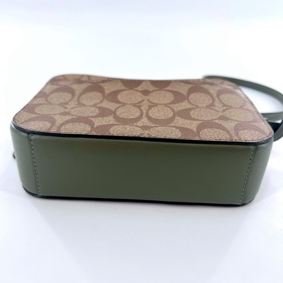 Beautiful Coach Mini Camera Bag - Picture 6 of 11